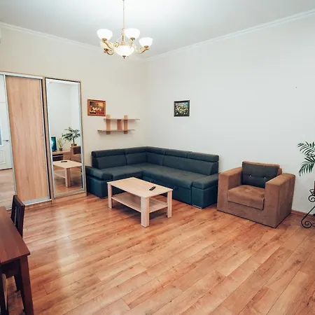 Wonderful Flat On City Center Uzhhorod Exterior photo